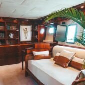 astondoa-saloon-library-Horizon-Yacht-Charters-phuket-feat