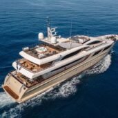 astondoa149-under-power-Horizon-Yacht-Charters-phuket