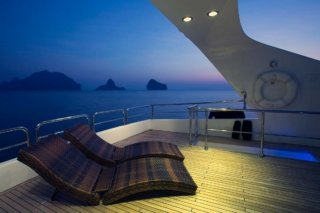 bilgin-98-flybridge-sunloungers-evening-Horizon-Yacht-Charters-phuket