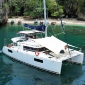 lagoon-450-at-anchor-tropical-beach-Horizon-Yacht-Charters-phuket