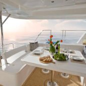 leopard-51-S-stern-deck-dining-Horizon-Yacht-Charters-phuket