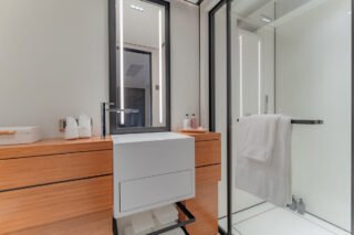 spacecat-guest-bathroom3-Horizon-Yacht-Charters-phuket