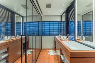 spacecat-guest-bathroom4-Horizon-Yacht-Charters-phuket