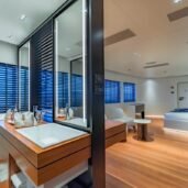 spacecat-main-bathroom1-Horizon-Yacht-Charters-phuket
