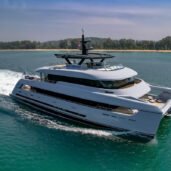 spacecat-under-power-bow-1-Horizon-Yacht-Charters-phuket