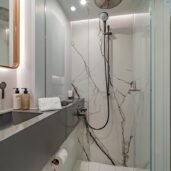 sunreef60-eco-cat-bathroom-Horizon-Yacht-Charters-phuket